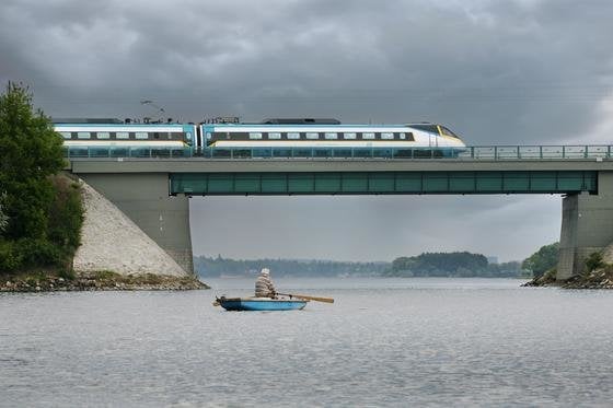 Alstom and ČD-Telematika sign agreements for the supply of ETCS Level 2 for Pendolino trains and electric vehicles